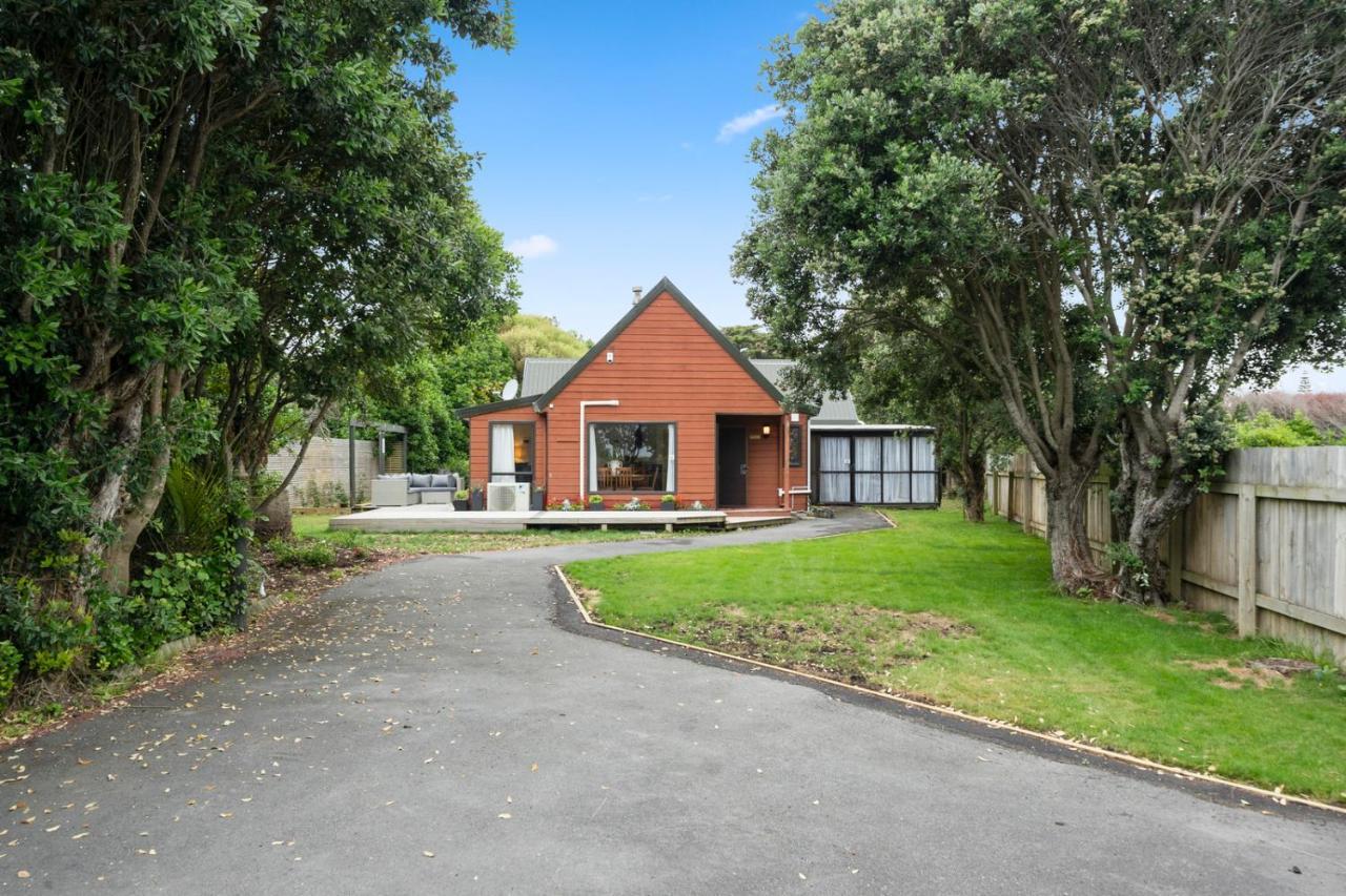 Wharerata - Otaki Beach Holiday Home エクステリア 写真