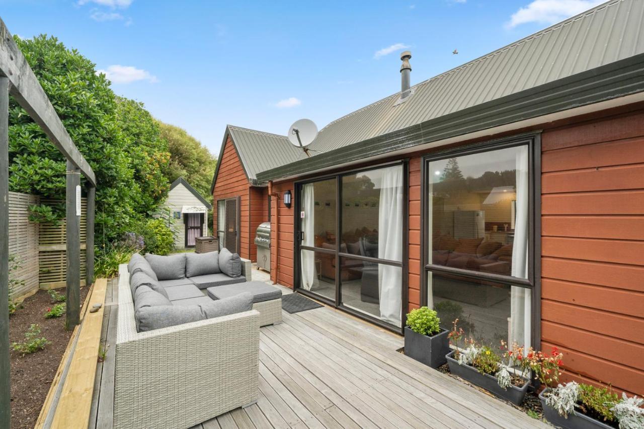 Wharerata - Otaki Beach Holiday Home エクステリア 写真