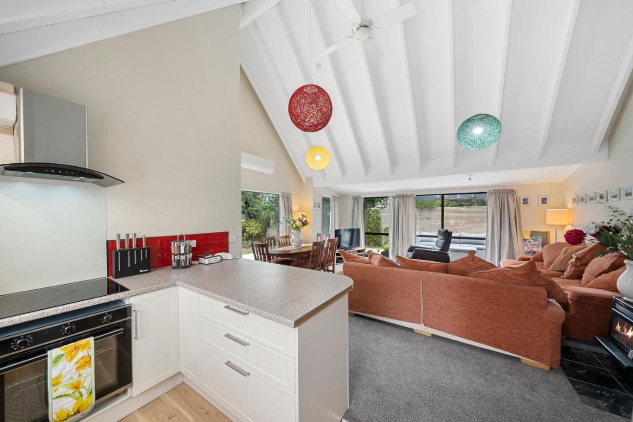 Wharerata - Otaki Beach Holiday Home エクステリア 写真